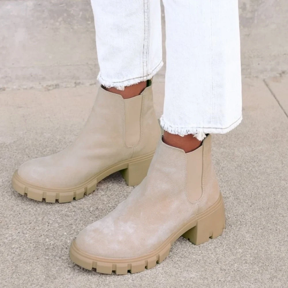 Steve Madden Howler Tan Leather Chelsea Ankle Boot Size 9 Chunky Heel Boho EUC